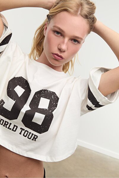 Stradivarius Desenli Kısa Tişört