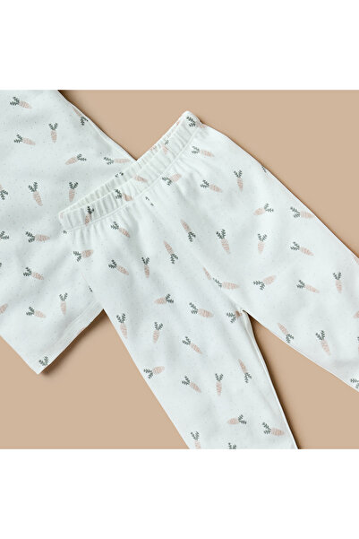 Juniors All-Over Carrot Print Long Sleeves T-shirt and Elasticated Pyjama Set
