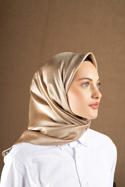 Akel Μονόχρωμο κασκόλ Aura - Κομψή επιλογή για καθημερινά και ειδικά συνδυασμούς