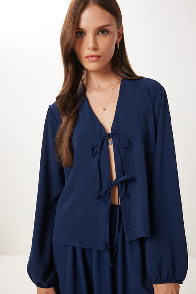 Happiness İstanbul Női sötétkék fűzős részletes Ayrobin blúz szoknya szett DD01356