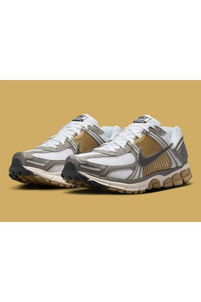 Nike ZOOM VOMERO 5 MET