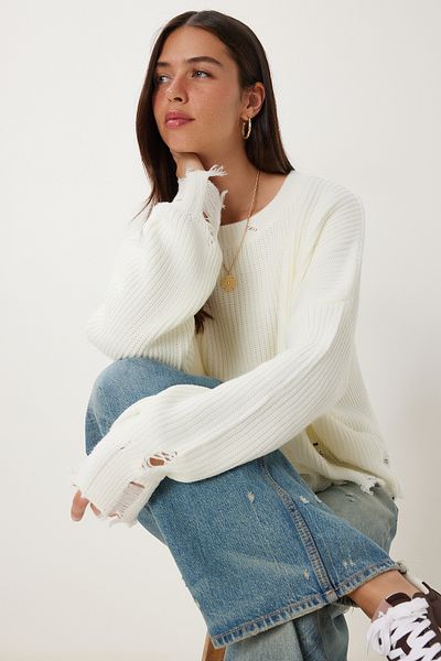 Happiness İstanbul Women's Ecru Ripped Detailed Oversize Knitwear Sweater Ki00098