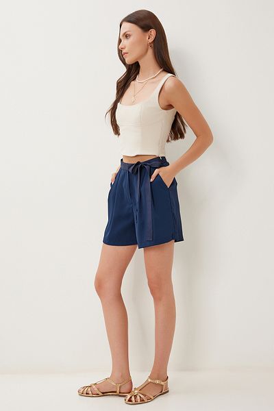 Happiness İstanbul Women's Navy Blue Lacing Detailed Mini Woven Shorts Rw00003