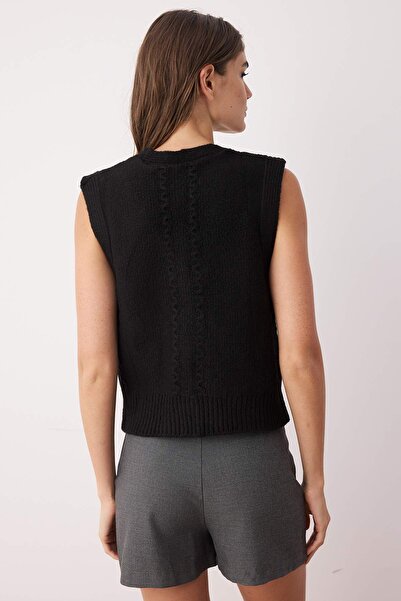 Trendyol Collection Черен пуловер с мека текстура и детайли от копчета TWOAW22BZ0033