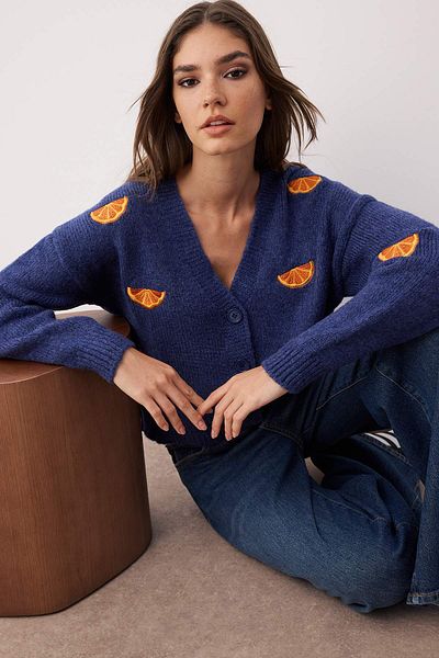 Trendyol Collection Indigo Soft Texture Embroidery Detail V-Neck Knitwear Cardigan Twoaw24Hi00237