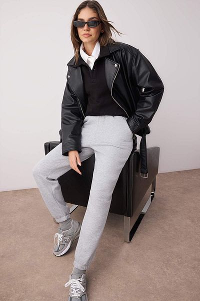 Trendyol Collection Γκρι Loose Jogger Πλεκτό Φλις Παντελόνι Φούτερ με Χοντρό Εσωτερικό TWOAW23EA00151