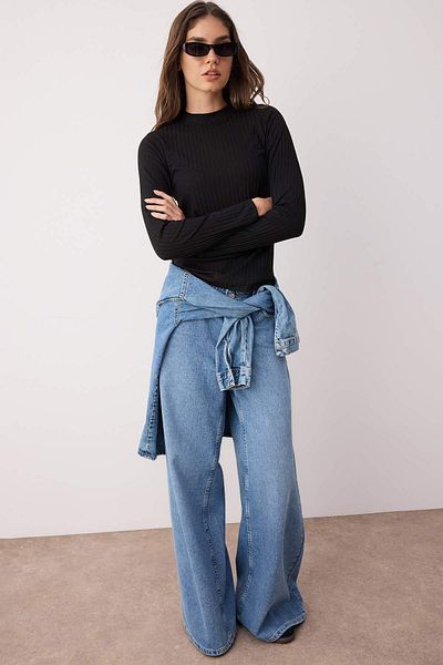 Trendyol Collection Bluză neagră tricotată cu guler ridicat, elastică, montată/se potrivește pe corp TWOAW20BZ0200
