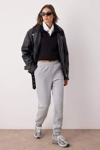 Trendyol Collection Γκρι Loose Jogger Πλεκτό Φλις Παντελόνι Φούτερ με Χοντρό Εσωτερικό TWOAW23EA00151