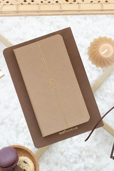 Matt Notebook Εβδομαδιαία λινό τσέπη Ατζέντα 2026 Έτος 12 μηνών καφέ γάλακτος