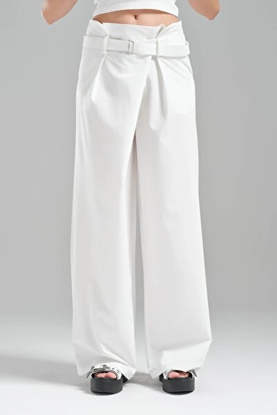 tw3 Γυναικείο υφαντό παντελόνι με λεπτομέρεια πτυχώσεων στη μέση, άνετο και κ...