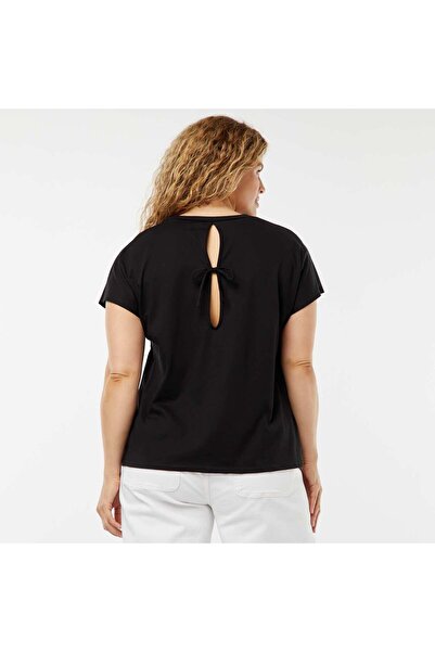 KİABİ تي شيرت بأكمام قصيرة وظهر مفتوح باللون الأسود