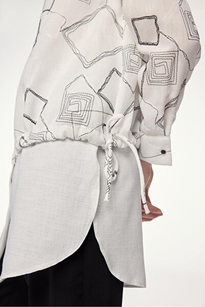 Zühre Geometrik Desenli Aksesuarlı Ekru Tunik T-1574