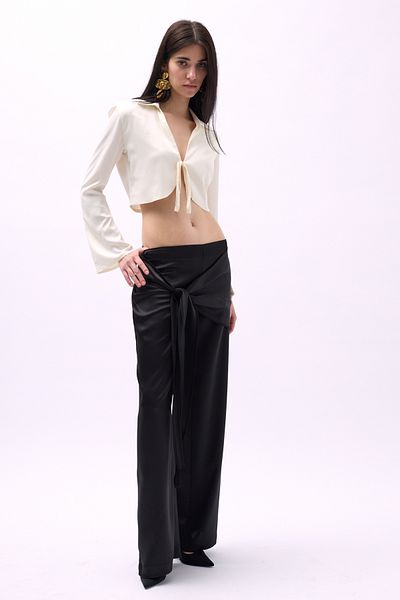 Black Fashion Pantaloni negri din satin - cu cravată în față