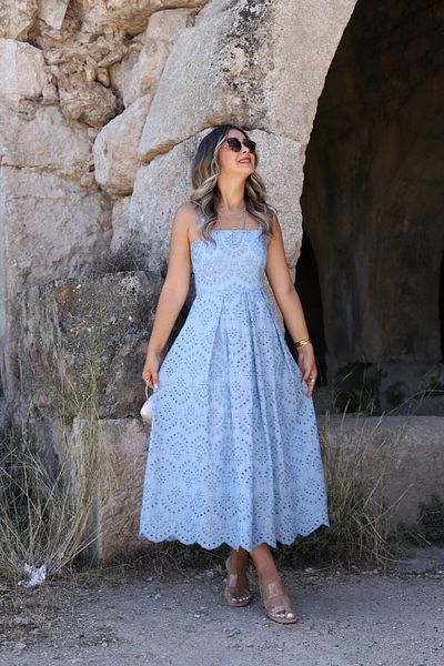 bytugcekaya Rochie midi albastră plisată cu bretele