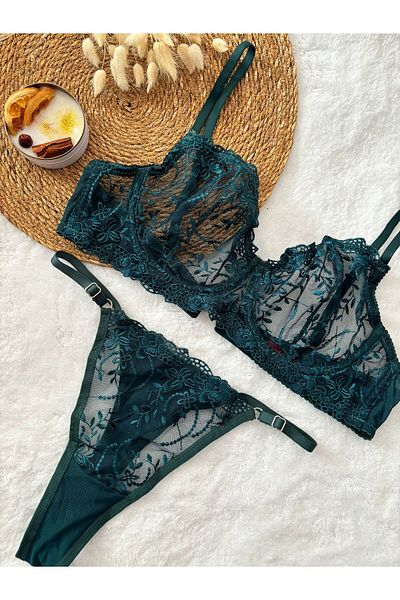 more than socks Изумрудено зелена дантелена сукина и горнище - BRA&TONGA
