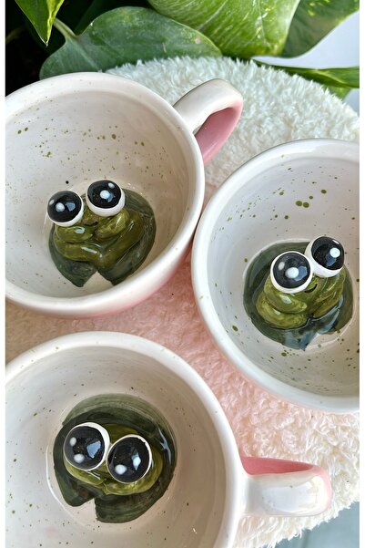 visera Pink Mug with Frog Figure as a Gift