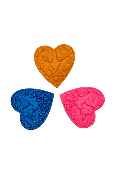 FANTASTİK SANAT ATÖLYESİ Bird Heart Rose Motif Soap Set (Piece of 3) |   Aromatic Oil 6 cm Heart Soaps |   Decorative Gift