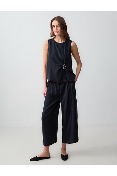 Jimmy Key Black Round Neck Sleeveless Woven Blouse