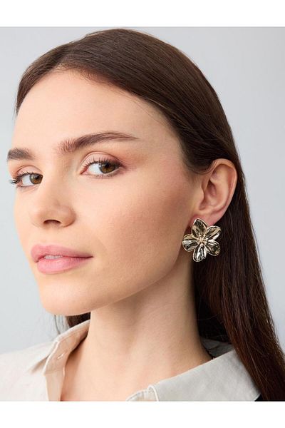 Jimmy Key Gold Color Shiny Flower Figured Elegant Earrings
