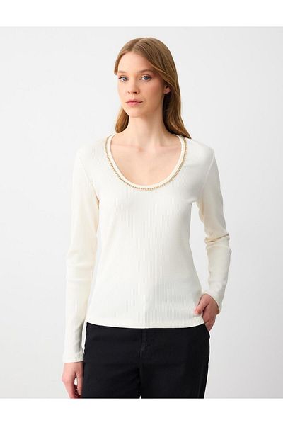 Jimmy Key Ecru Slim Fit U-Neck Chain Detailed Knitted Blouse