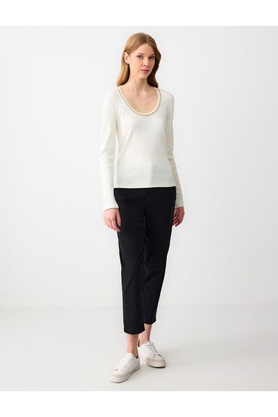 Jimmy Key Ecru Slim Fit U-Neck Chain Detailed Knitted Blouse