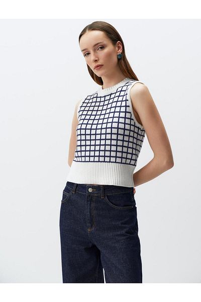 Jimmy Key Ecru Crew Neck Sleeveless Plaid Patterned Sweater