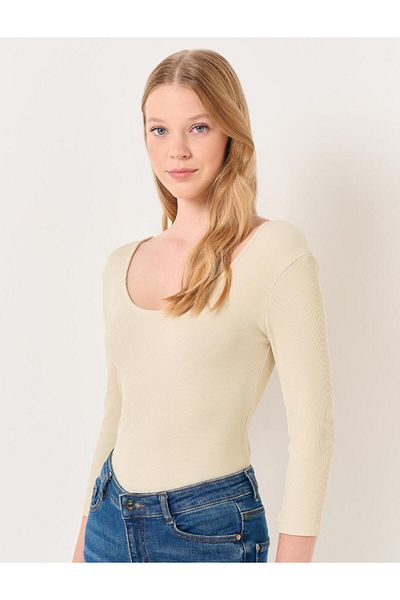 Jimmy Key Stone U Neck Three Quarter Sleeve Basic T-Shirt