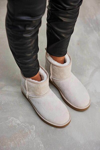 Pegia Kadın Bej Süet İçi Kürk Klasik Kısa Bot