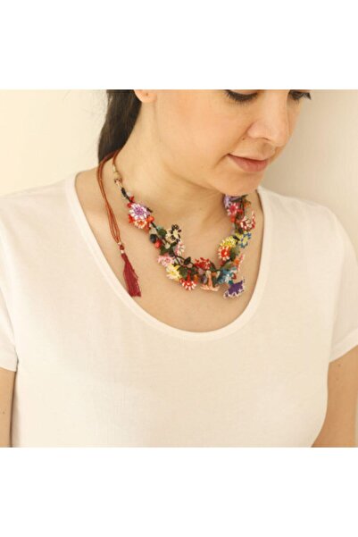 Anasanya Kadın Çok Renkli Oyalı Kolye