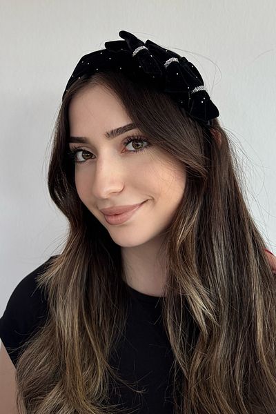 TAKIŞTIR تاج بتفاصيل حجرية وشريط أسود اللون