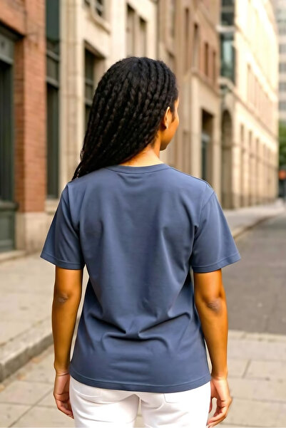 Windy Island Γυναικείο μπλουζάκι με λαιμόκοψη με κανονική εφαρμογή 100% βαμβακερό βασικό μπλουζάκι