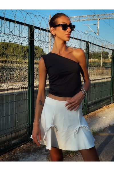 NK جسم بتفاصيل وردة سوداء بذراع واحد