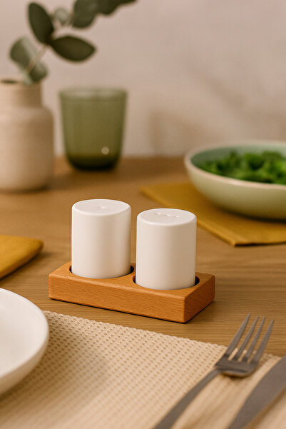 AzzaWood مجموعة موزع الملح والفلفل باللون الأبيض غير اللامع من Keramika مع حامل خشبي طبيعي