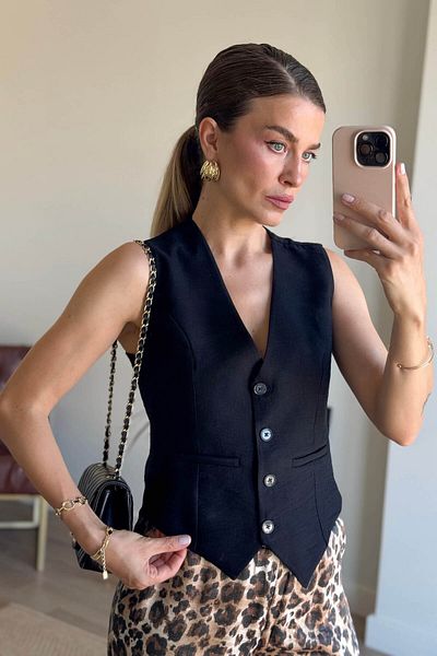 Sue Store Черен ленен елек с копчета и подплата