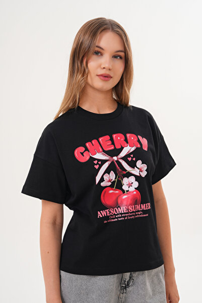Basics&More Дамска черна тениска с голям размер и страхотен летен принт с череши