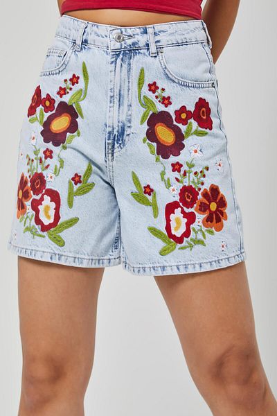 its basic Women's Ice Denim Color 3S5-3 Red Flower Embroidered Midi Length 100% Cotton Relaxed Fit Design Denim Shorts