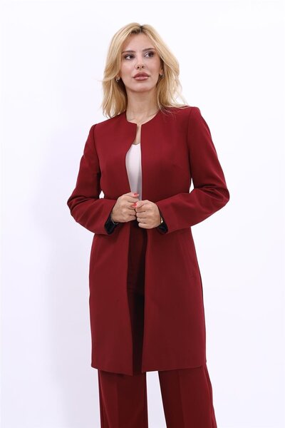 ÖNDER ÖZSOY سترة طويلة مستقيمة بياقة دائرية - لون عنابي