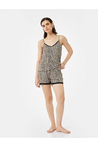 Koton Pantaloni scurți cu imprimeu leopard cu dantelă