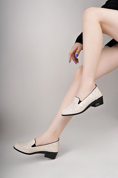Castle Black 24604 Beige Genuine Leather Heeled Women's Shoes