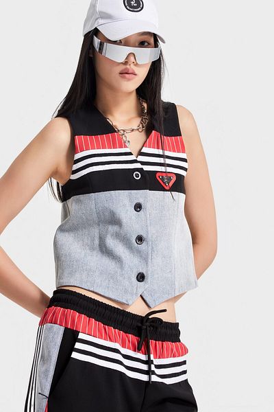 its basic Women's Red Color Fabric Denim Fragmented Front Button Zero Sleeve Design Denim Vest
