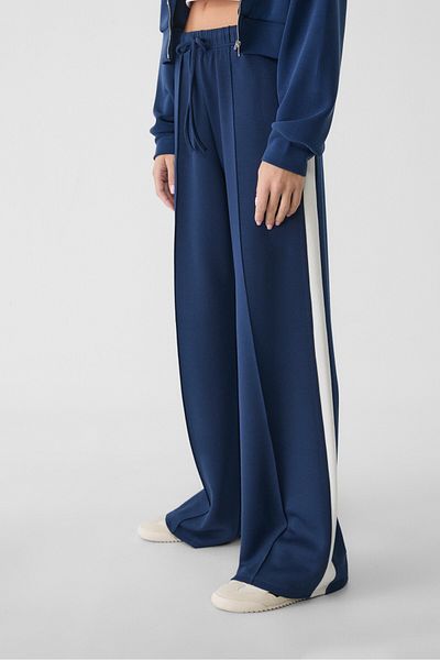 Stradivarius Soft-touch wide-leg trousers with side stripe