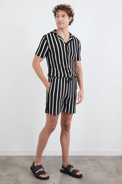Fulla Moda Πλεκτό σορτς με ριγέ δεμένη μέση