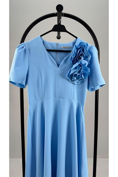 Koza Butik Γυναικείο φόρεμα μίντι με λαιμόκοψη με λεπτομέρεια λουλουδιών 5337-25