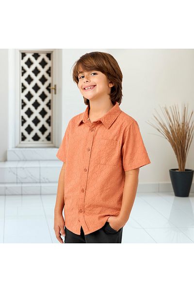 Juniors قميص مطرز بأكمام قصيرة