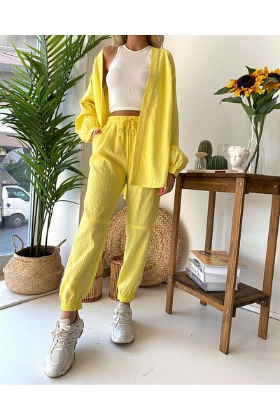 Mine Tan Butik Self Patterned Yellow Double Kimono Set