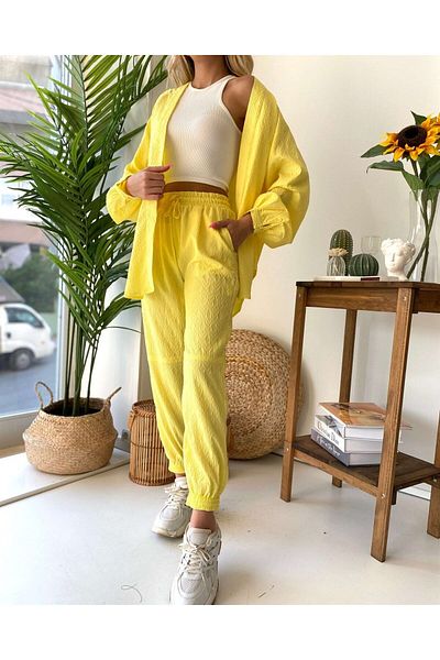 Mine Tan Butik Self Patterned Yellow Double Kimono Set