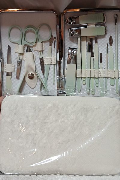 SB Moda 18 Piece Manicure Set