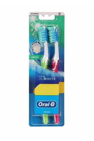 Oral-B White Fresh 3D Toothbrush, Multicolor, Medium, Pack of 2
