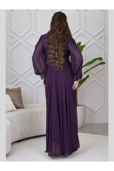 Nice Model Luxury Two-Tone Chiffon Gown – Embroidered Sleeves & Belted Waist – Perfect for Weddings & Parties