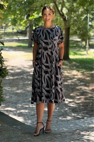 Nevin Kaya Moda Γκρι φόρεμα με μοτίβο σπιράλ